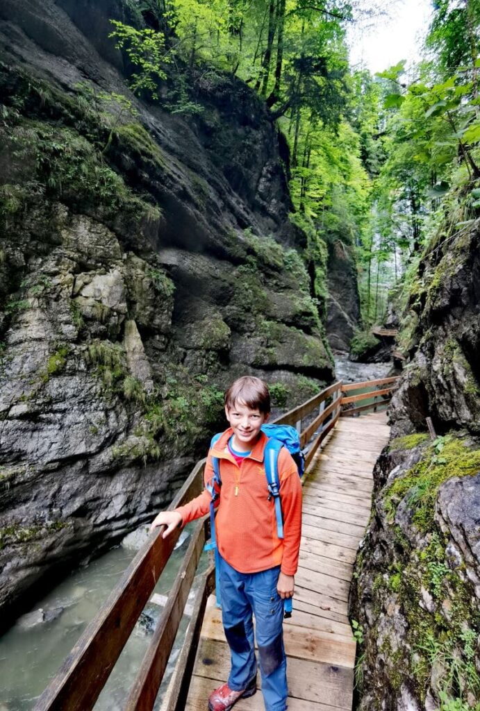 Gehemisvolle Schluchtenwanderung in den Alpen - durch die Rappenlochschlucht und die Alplochschlucht plus zwei weitere Naturwunder