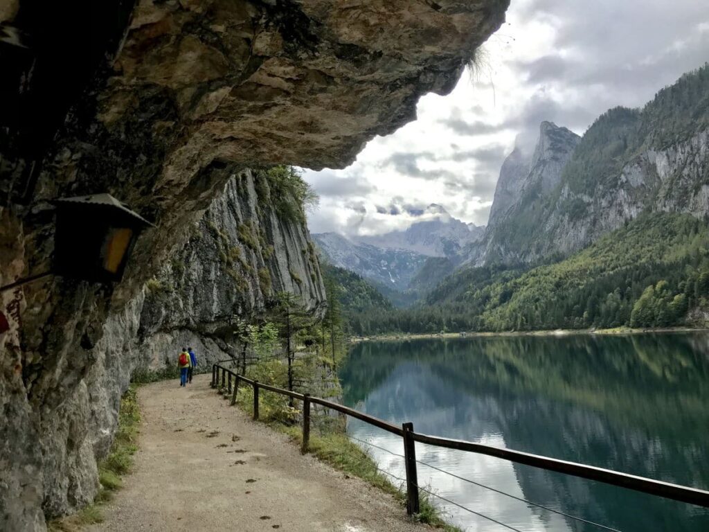 Schönste Orte in den Alpen - der leichte Wanderweg am Gosausee