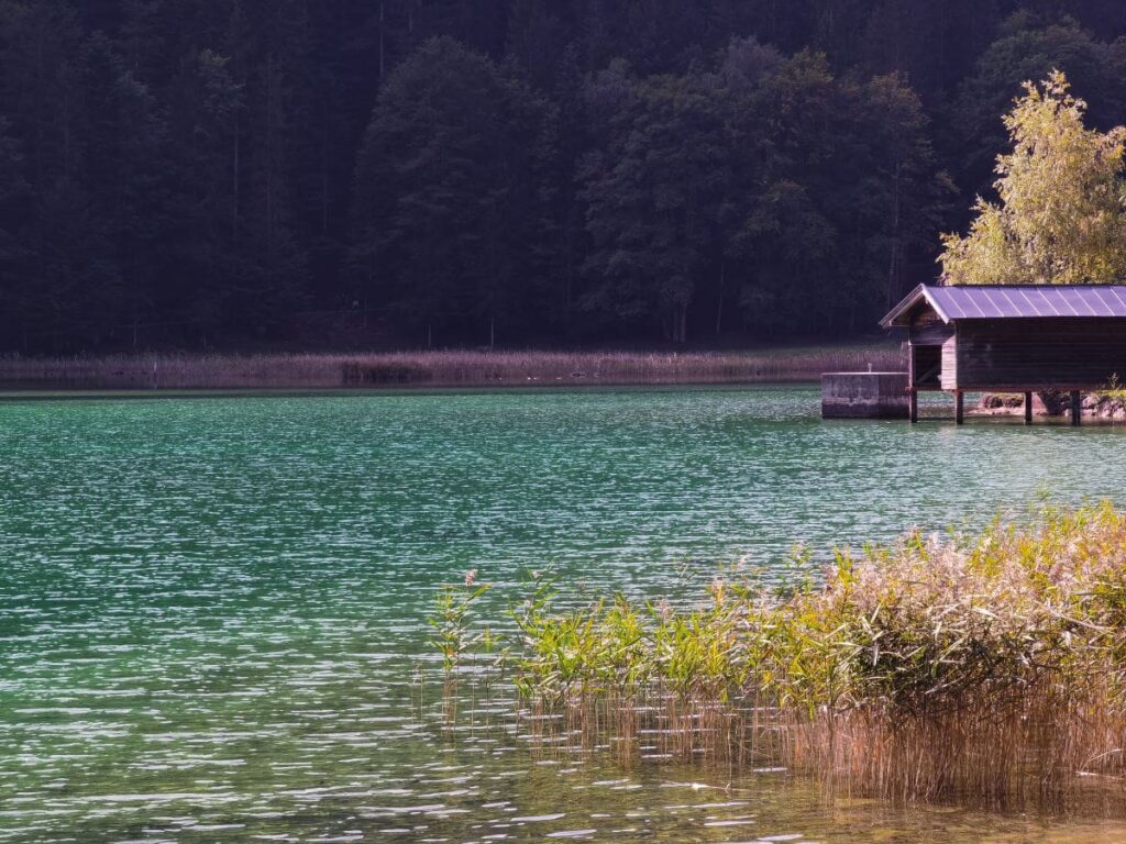 Der Hintersteiner See in den Alpen