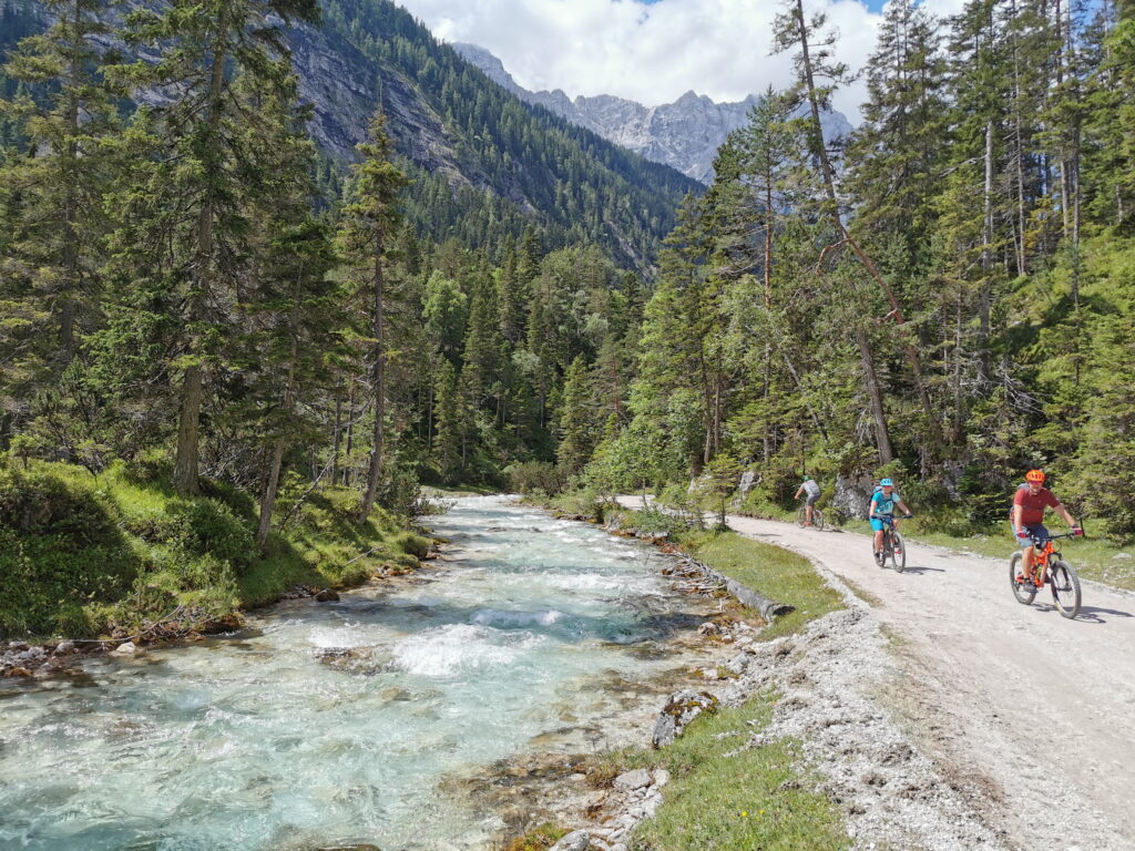 schönste Etappe am Isarradweg - beim Isarursprung